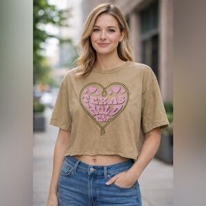🧚🏻‍♀️ Persaya Women’s Tan Texas Hold ‘Em Graphic Crop Top XL